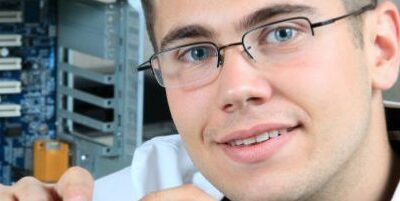 SCHUTZSCHIRM RETTET SOFTWAREFIRMA UND FINDET „WEISSEN RITTER“